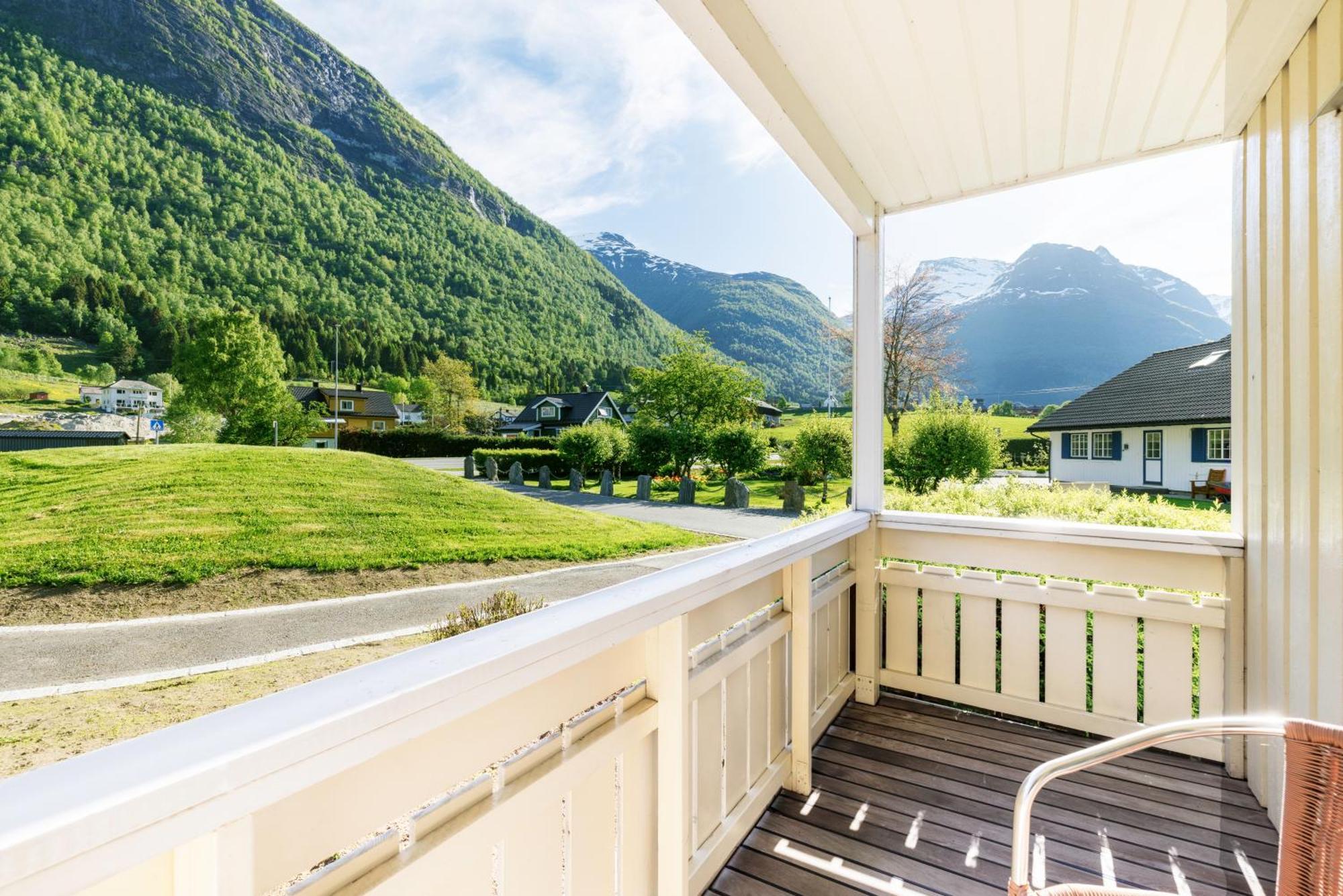 Hotel Loenfjord Loen Exterior foto